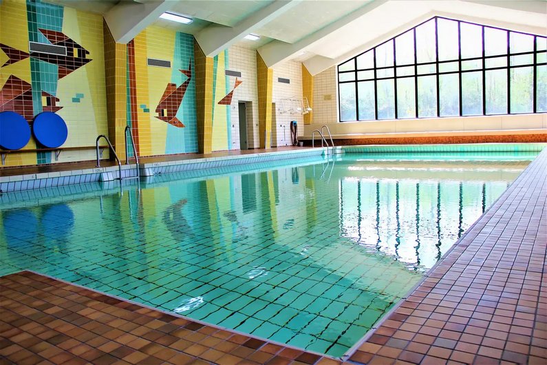 Schwimmhalle von innen