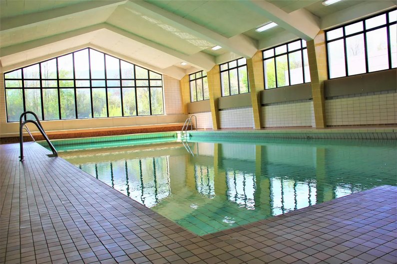 Schwimmhalle von innen